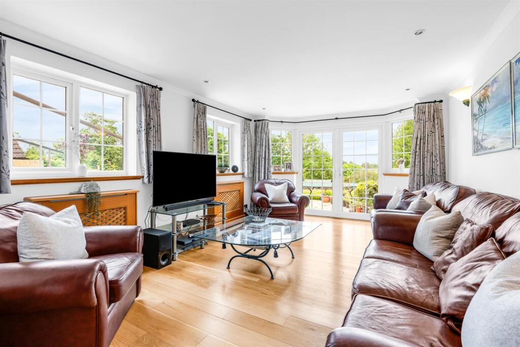 Additional image 36 of Warren Way, Welwyn