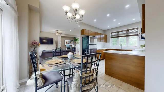 Additional image 18 of 58 Stagecoach Circ