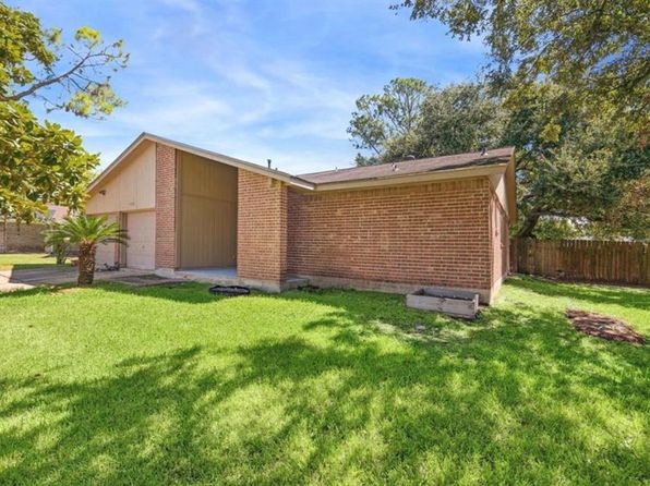 11402 Olivewood Dr, Houston, TX 77089