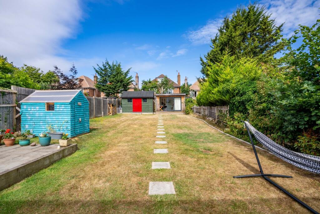 Additional image 3 of Spooners Drive, Park Street, St. Albans, Hertfordshire, AL2