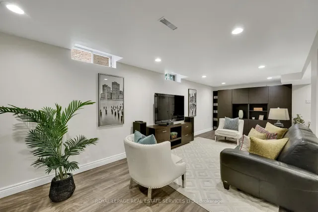 Additional image 38 of 1062 Glenbrook Ave