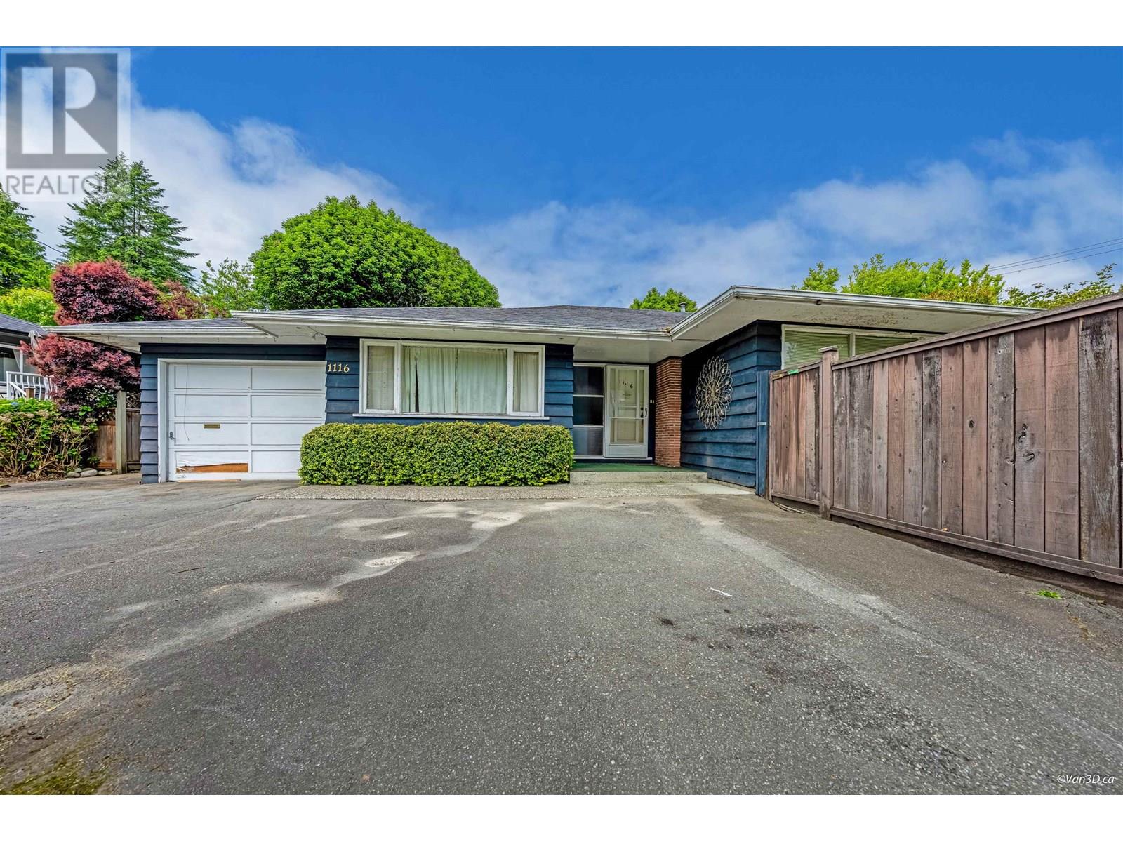 1116 RIDGEWOOD DRIVE|North Vancouver, British Columbia V7R1J3