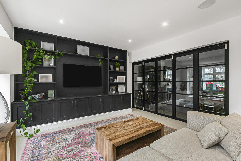 Additional image 6 of The Valley Green, Welwyn Garden City, Hertfordshire, AL8