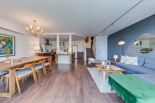 Additional image 22 of 33 Harbour Sq Unit 1032