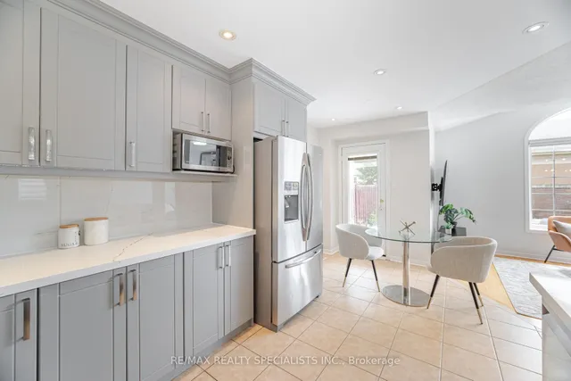 Additional image 17 of 20 Irene Cres