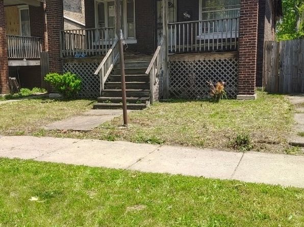 7925 S Ridgeland Ave, Chicago, IL 60617