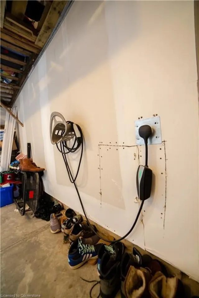 Additional image 3 of 400 Klein Cir