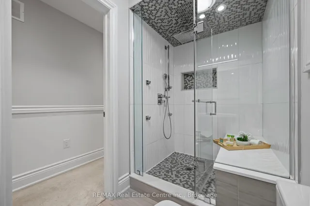 Additional image 26 of 47 Valentine Dr