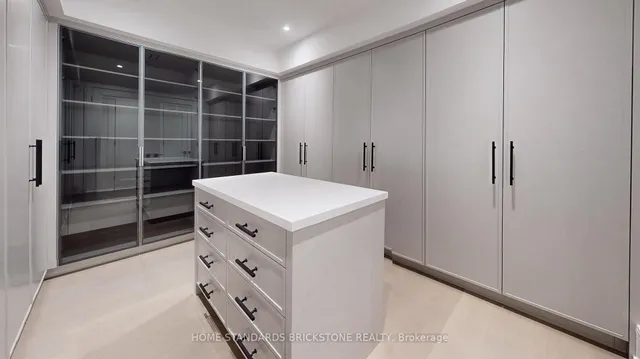 Additional image 27 of 38 Elgin Ave