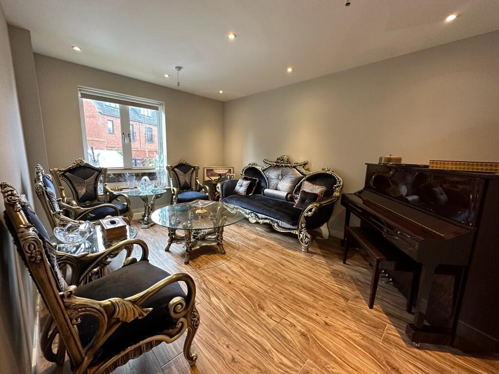 Additional image 24 of Green Close, AL9