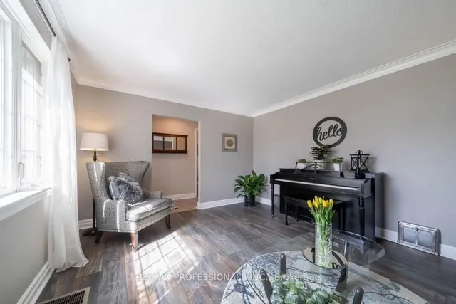 Additional image 4 of 82 Colonial Ave