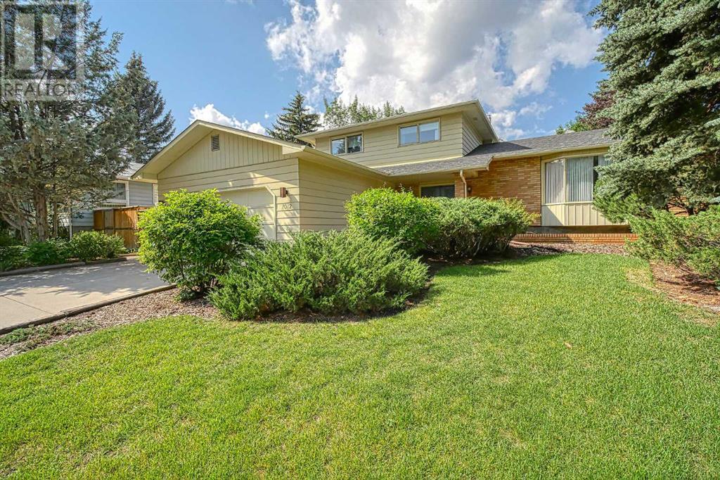 1012 70 Avenue SW|Calgary, Alberta T2V4A8