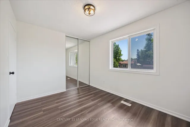 Additional image 29 of 49 Farmhill Crt