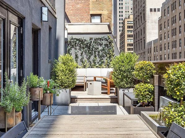 140 W 58th St, New York, NY 