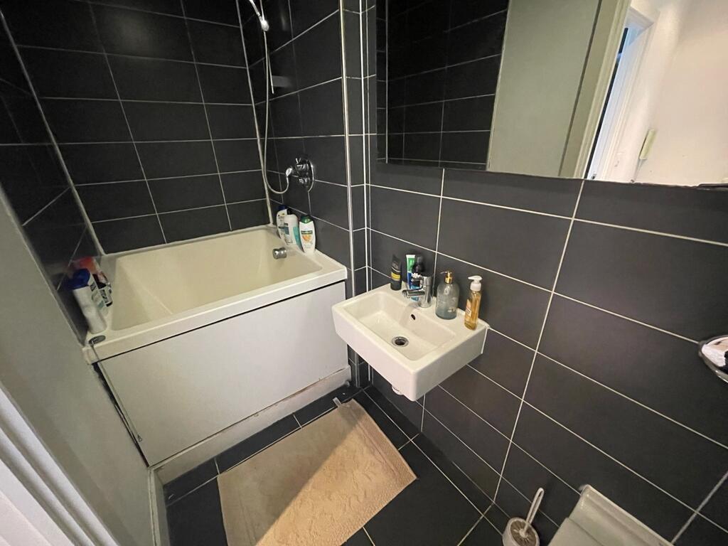 Additional image 6 of Available Now, HUB 2 BED DUPLEX APARTMENT WITH PARKING