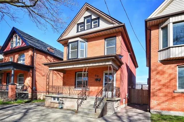 59 Strathcona Ave