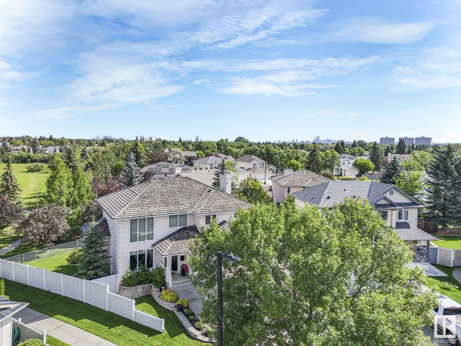 227 ORMSBY RD E NW|Edmonton, Alberta T5T5X5