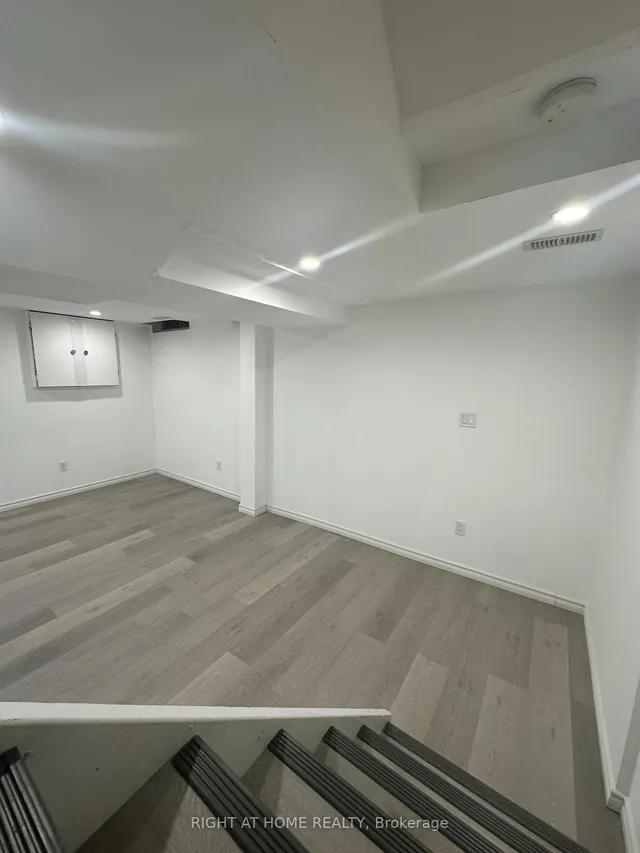 Additional image 27 of 14 Hero Sq