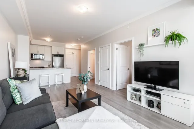 Additional image 13 of 450 Dundas St Unit 303