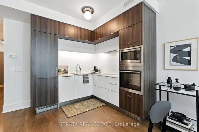 Additional image 10 of 55 Merchants' Wharf Unit 415