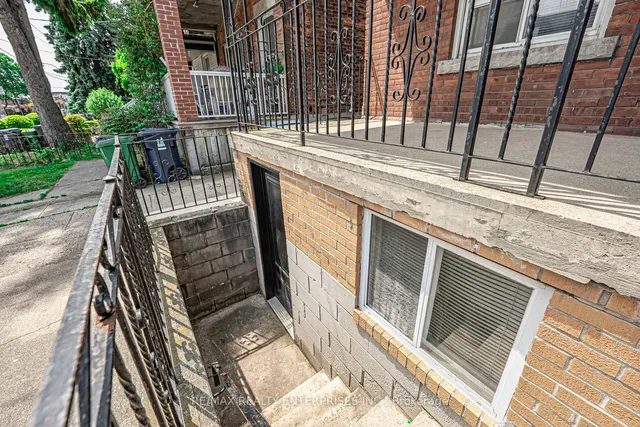 Additional image 25 of 914 Dovercourt Rd