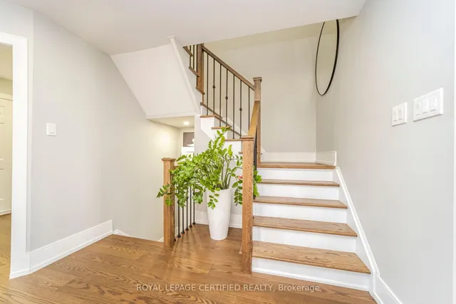 Additional image 23 of 53 Vintage Gate