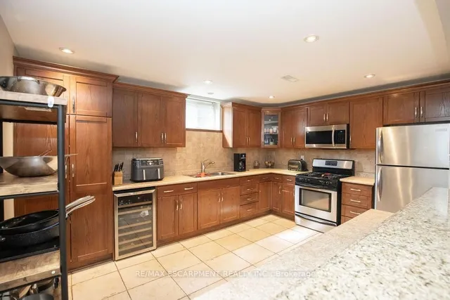 Additional image 35 of 10 Shadeland Cres