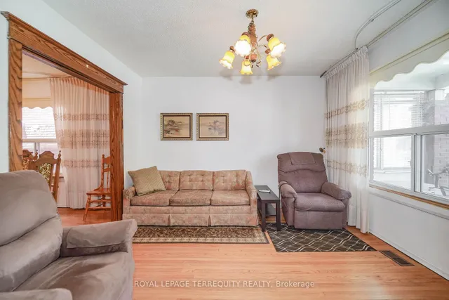 Additional image 9 of 12 Earlscourt Ave