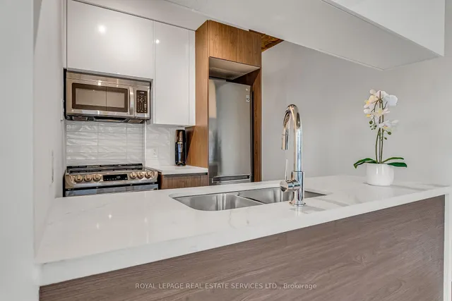 Additional image 9 of 1005 King St Unit 707