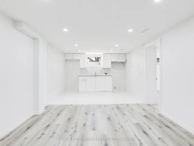 Additional image 19 of 36 Clark Ave