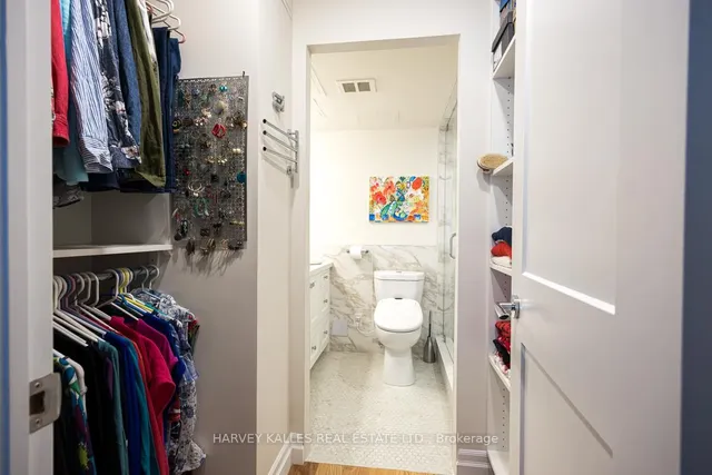 Additional image 19 of 33 Harbour Sq Unit 1605