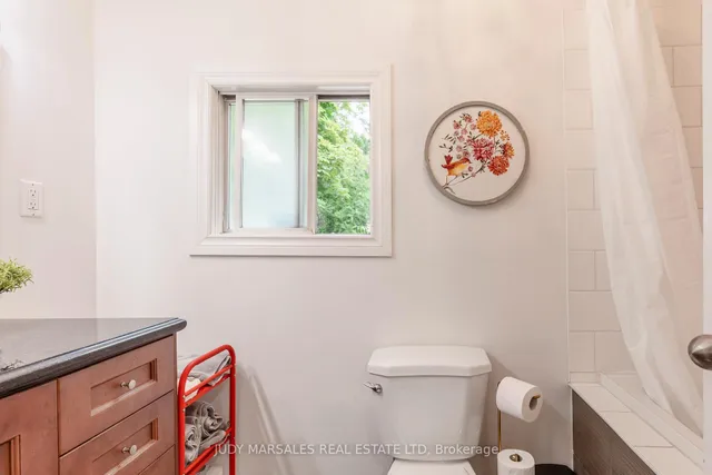 Additional image 35 of 32 Pearl St