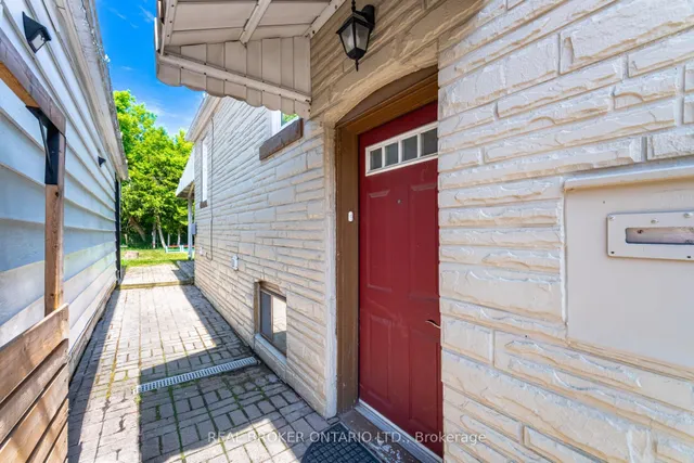 Additional image 29 of 18 Adanac Dr