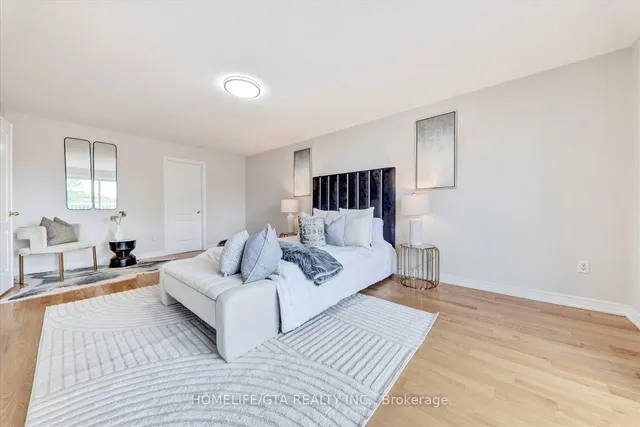 Additional image 29 of 62 Wyper Sq