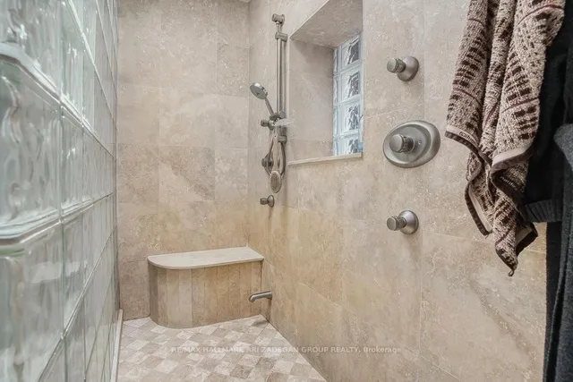 Additional image 19 of 76 Don Valley Dr