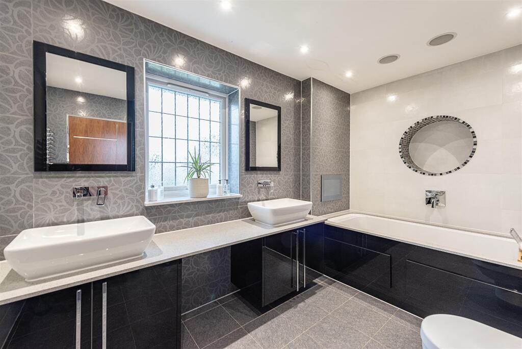 Additional image 9 of Wood End Road, Harpenden