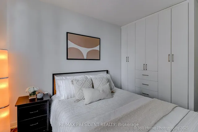 Additional image 19 of 81 Navy Wharf Crt Unit 3608