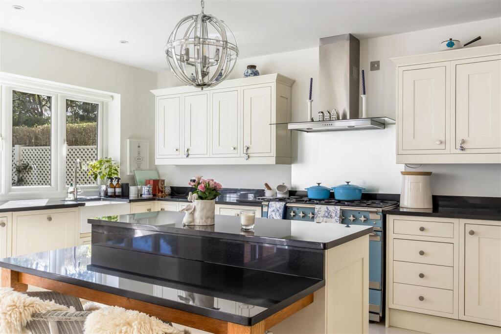 Additional image 4 of Georges Wood Road, Brookmans Park