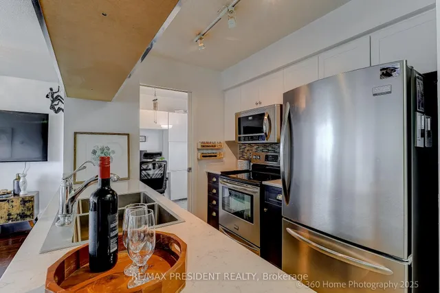 Additional image 11 of 81 Navy Wharf Crt Unit 3608