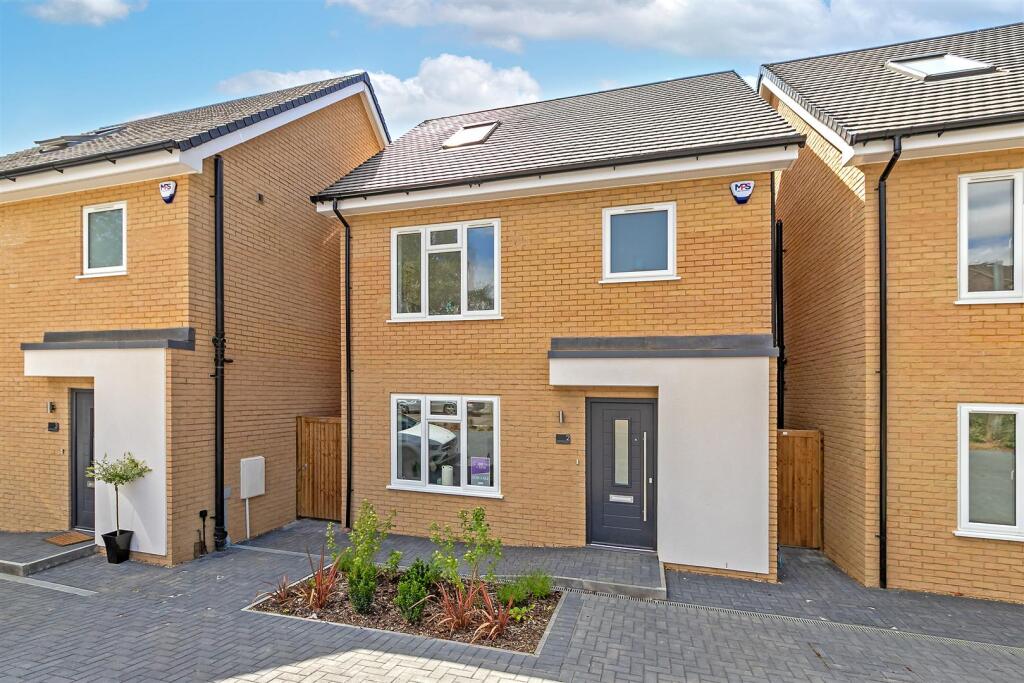 Birchmead Close, New Greens, St. Albans