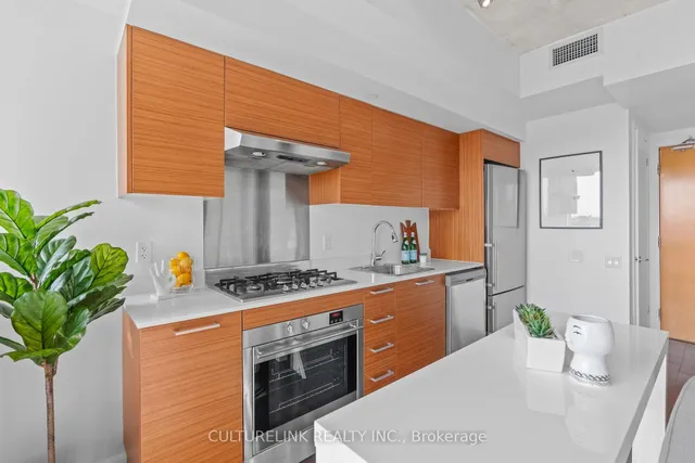 Additional image 3 of 375 King St Unit 1901