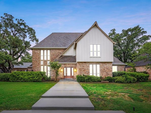 15726 Walkwood Dr, Houston, TX 77079