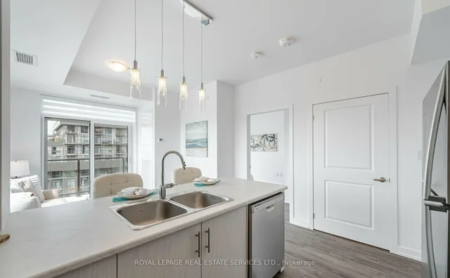 Additional image 8 of 470 Dundas St Unit 613