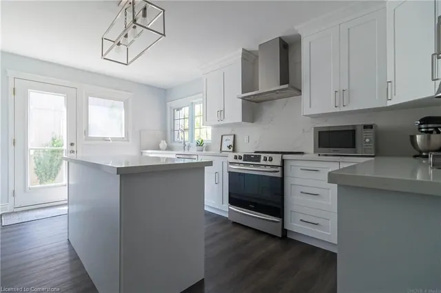 Additional image 23 of 2390 Sinclair Cir