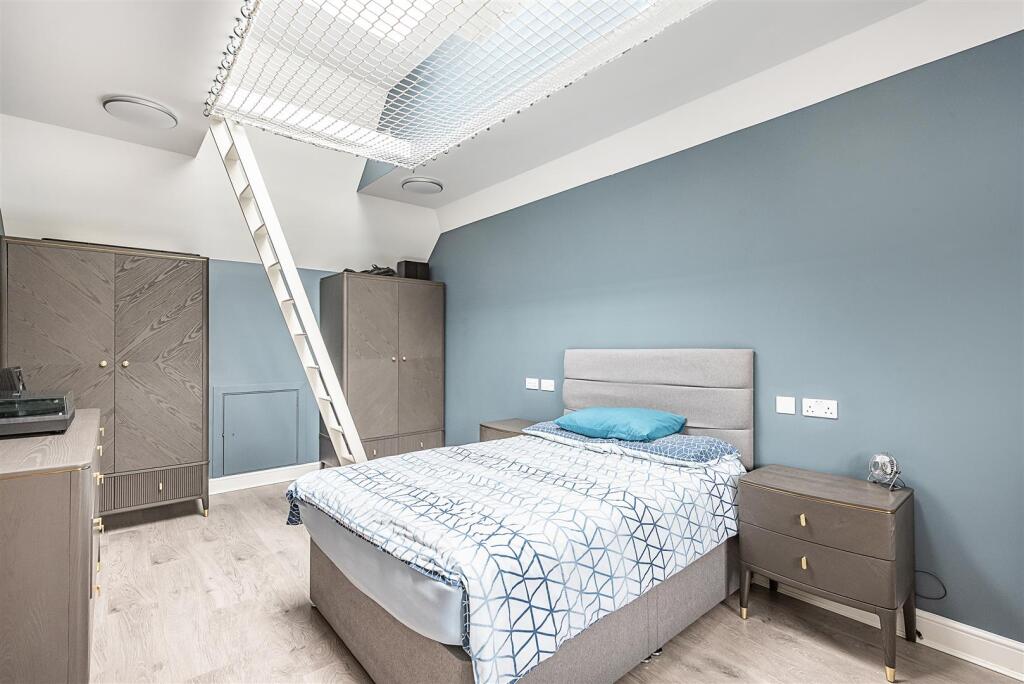 Additional image 8 of Wood End Road, Harpenden