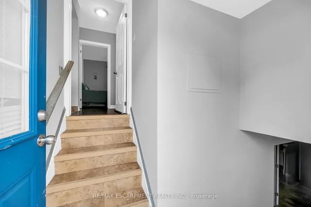 Additional image 26 of 70 Deschene Ave