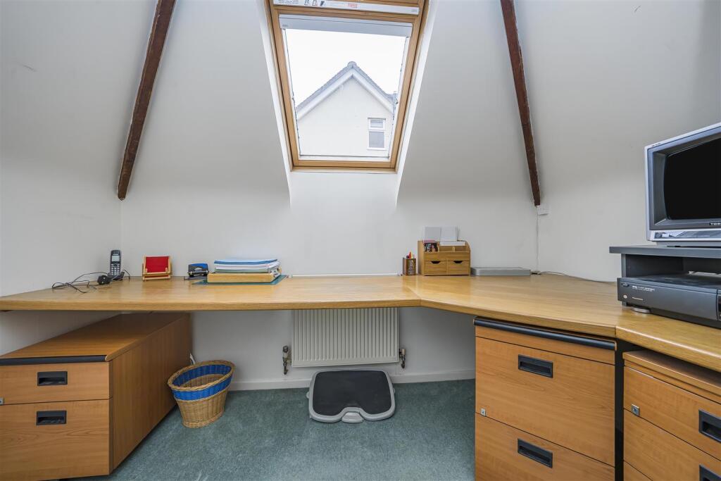 Additional image 15 of Burston Drive, Park Street, St. Albans