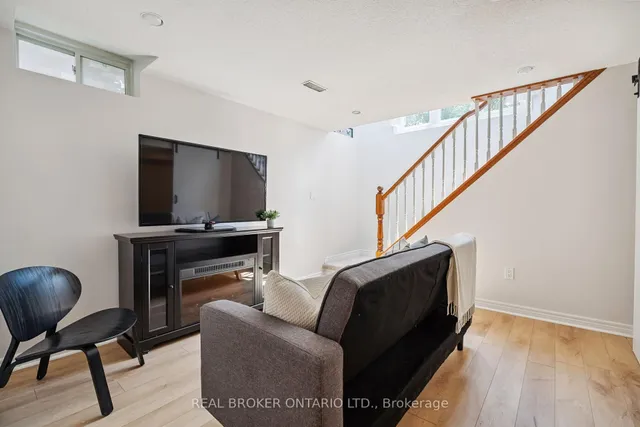 Additional image 33 of 5350 Haldimand Cres