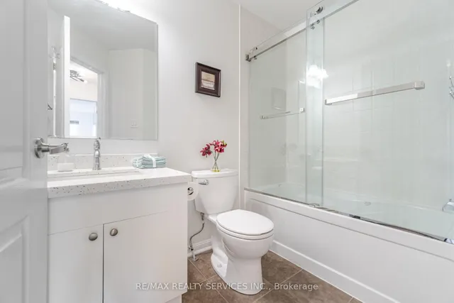 Additional image 33 of 900 Brassard Circ