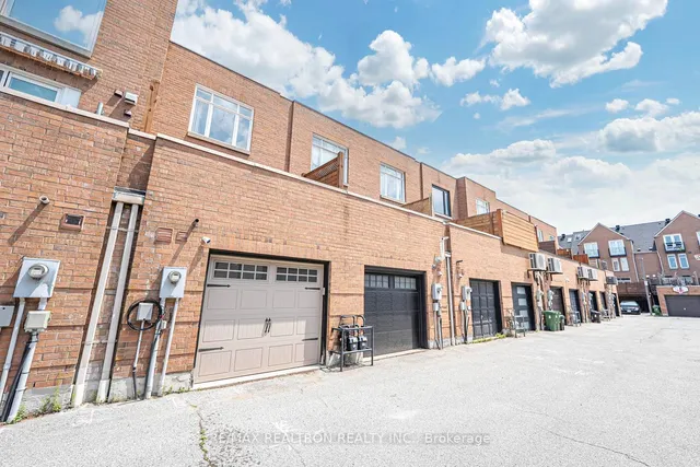 Additional image 24 of 886 Pape Ave